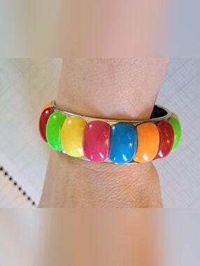 Colorful Multi-Stone Resin And Gold Tone Bangle Bracelet Vibrant Rainbow Colors